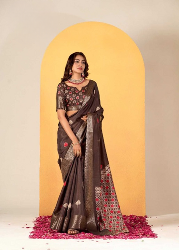 Discover Dola Silk Saree